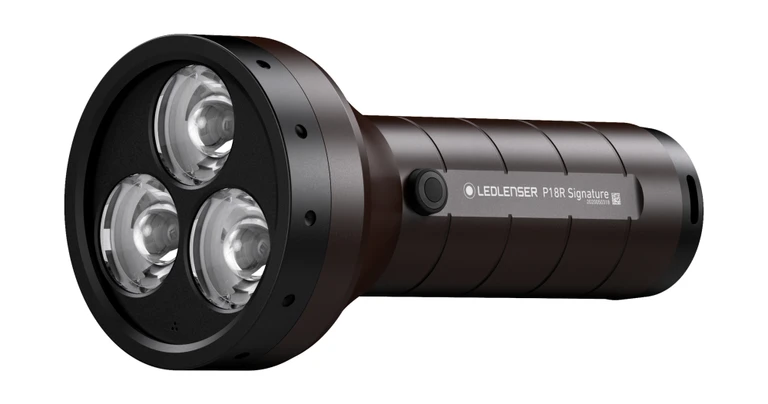 Ručné nabíjacie svietidlo Ledlenser P18R Signature 4500 lm